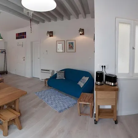 Central Chic And Cozy Apartment