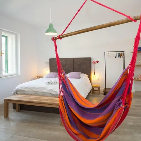 Central Chic And Cozy